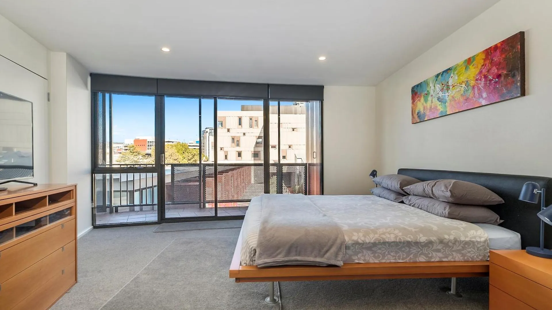 Inner-City 2 Bedroom Apartment - Perfectly Located Hobart